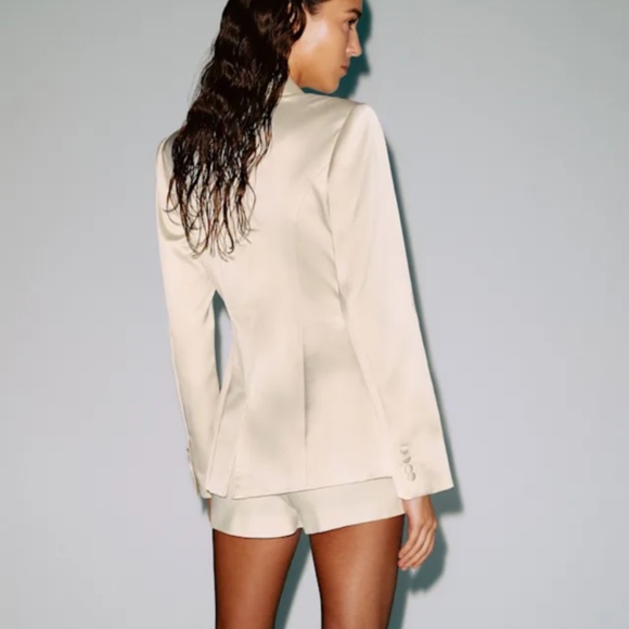 REFOMATION CADEN SATIN BLAZER IN IVORY - NWT (SIZE XS) - Picture 4 of 7